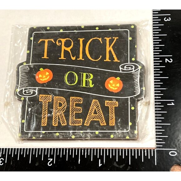 Trick Or Treat Mini Shape By Sparrow Embellishment Halloween 1501-05 - Picture 1 of 2